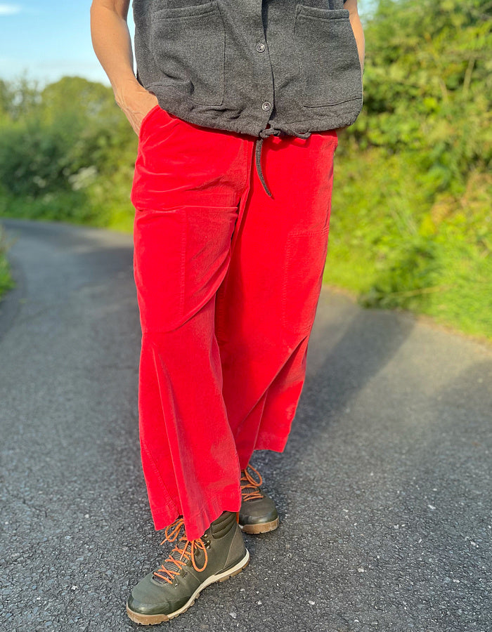 Vetono Red Needlecord Trousers