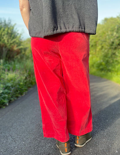 Vetono Red Needlecord Trousers