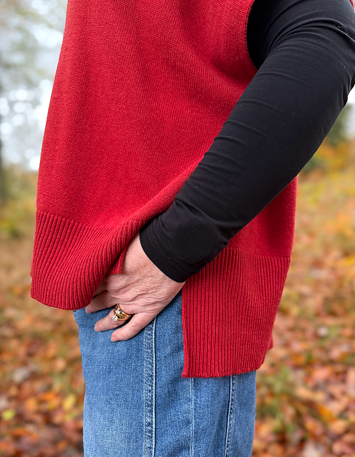 Ochre Siggy Oversized Tank in Rusty Red Cashmere & Lambswool