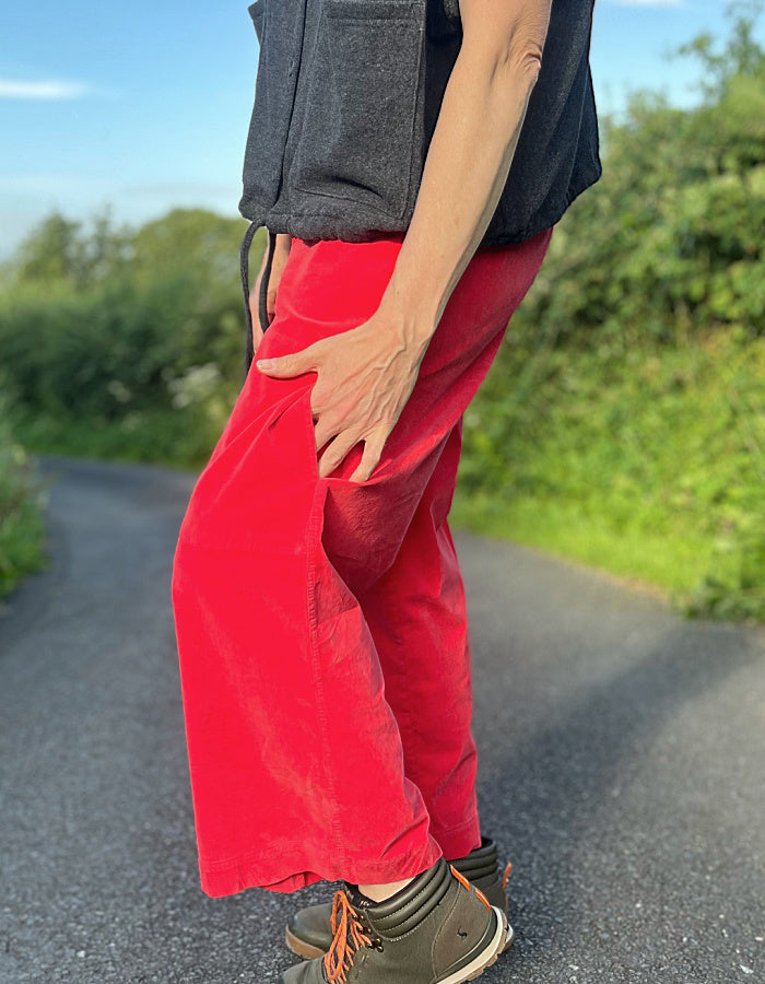 Vetono Red Needlecord Trousers