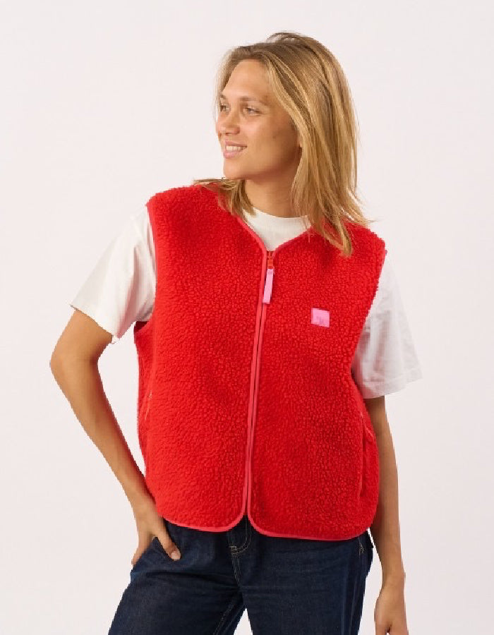 Billy Belt Sherpa Vest in Red