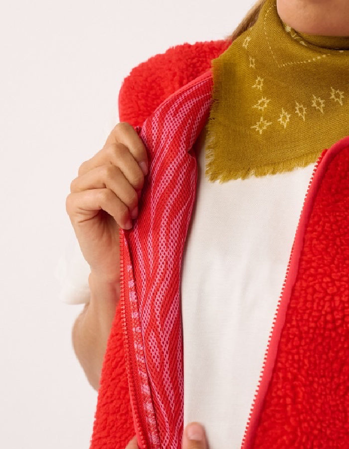 Billy Belt Sherpa Vest in Red