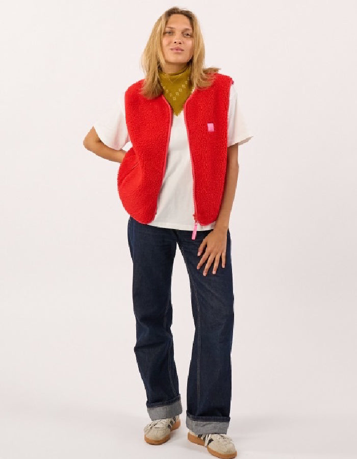 Billy Belt Sherpa Vest in Red