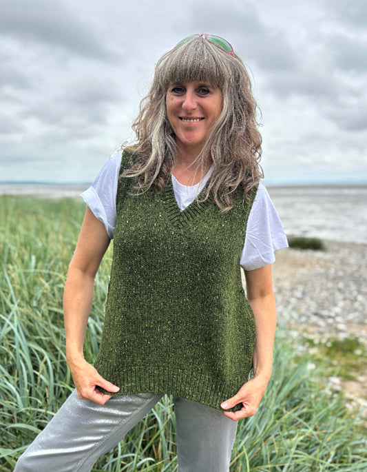 Fisherman out of Ireland Donegal Tweed V-Neck Tank Top in Shamrock