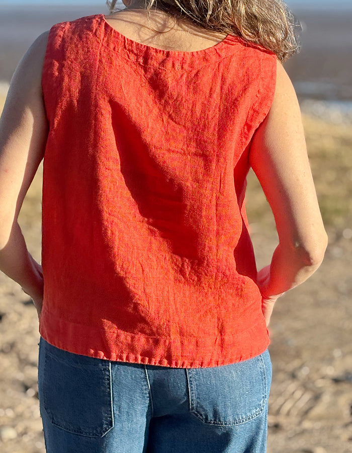 Cut Loose Shell Linen Top in Tabasco