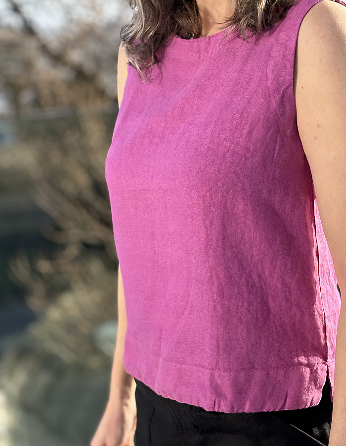 Cut Loose Shell Linen Top in Cosmos