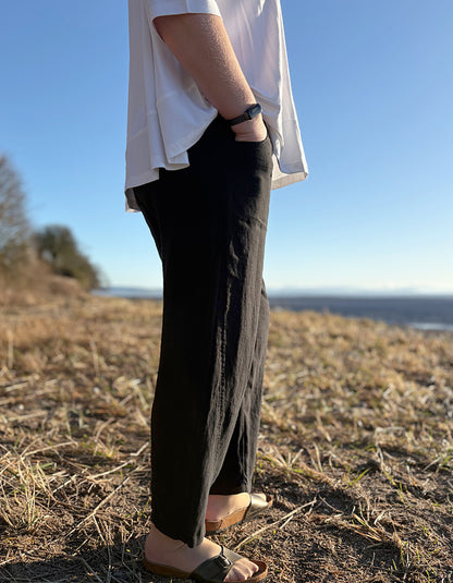 Vetono Slim Leg Linen Trousers in Black