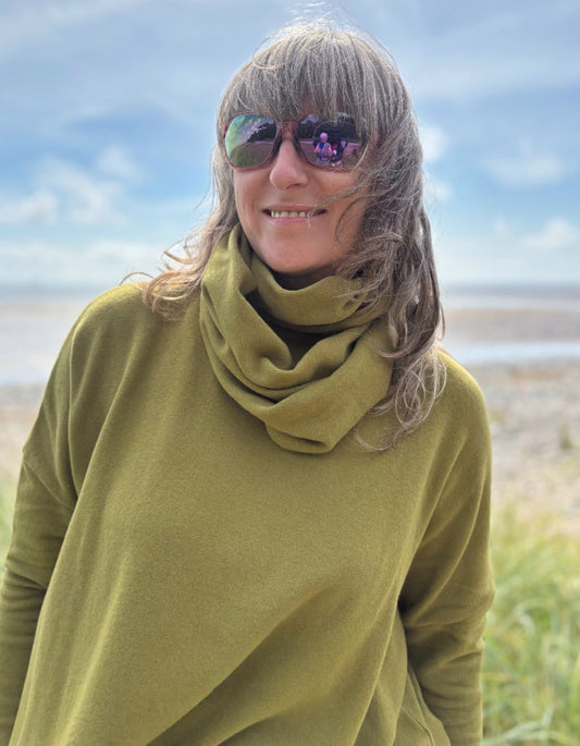 Neirami Cosy Snood in Olive