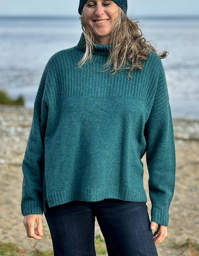 Mansted Zaga Sweater in Dark Aqua