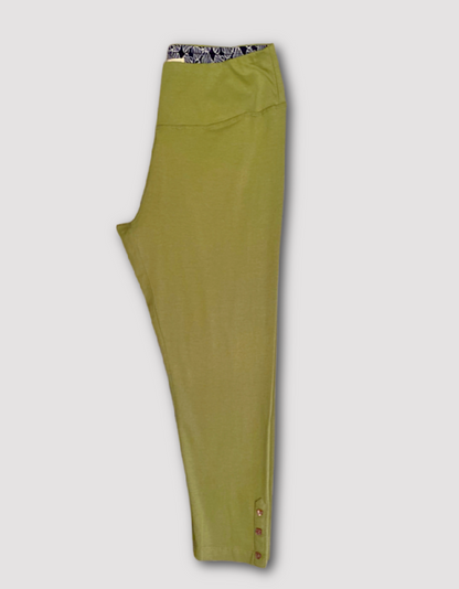 organic cotton 3/4 length cropped leggings in olive green